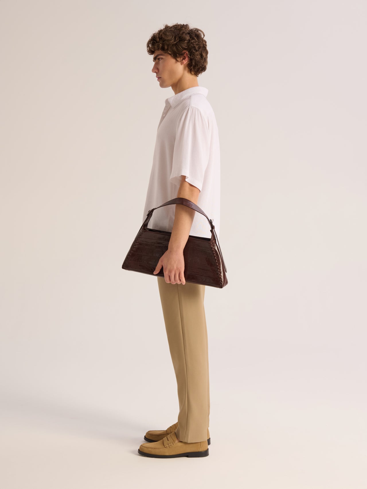 Wet triangle leather bag