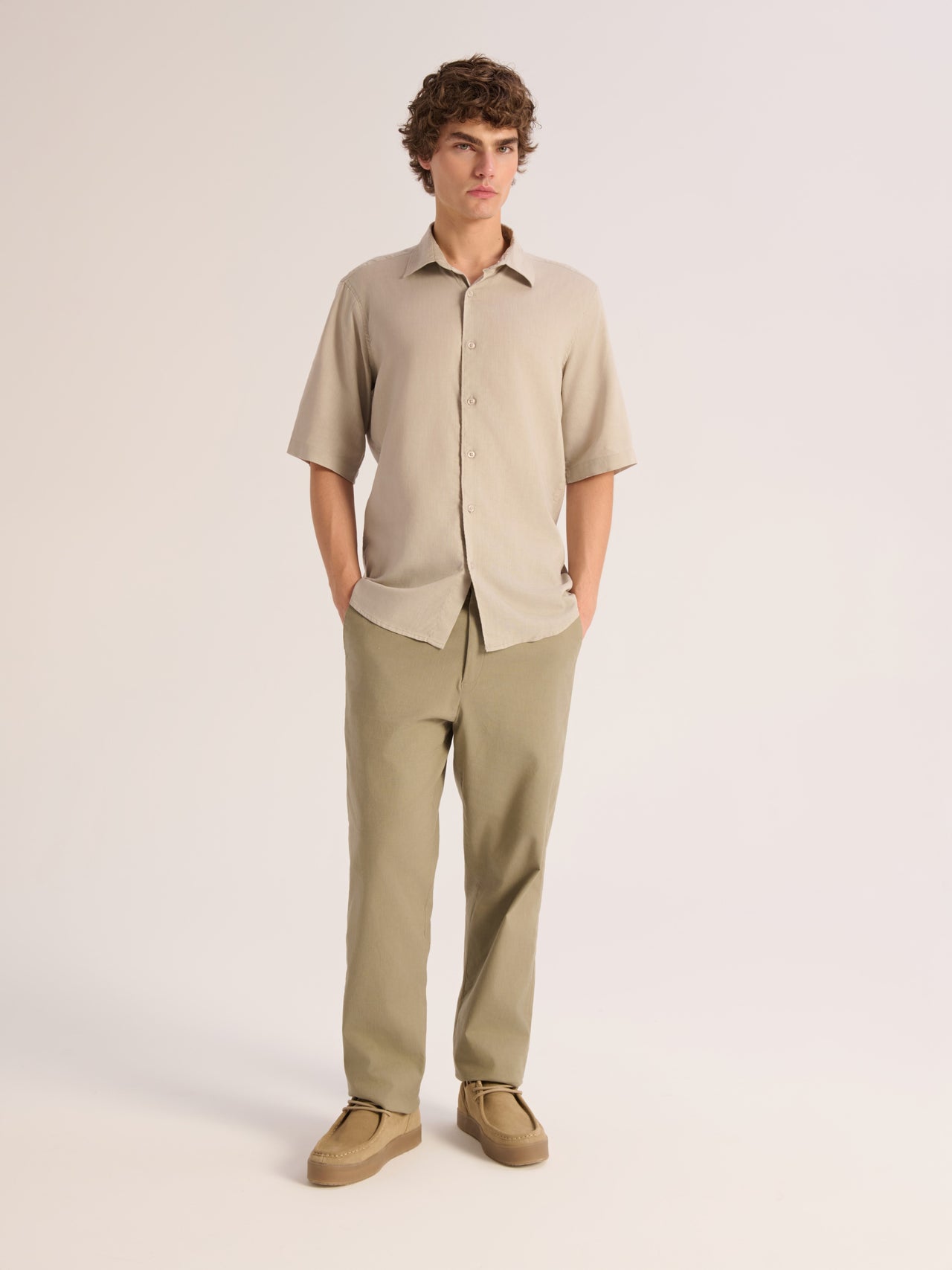 Relaxed fit short sleeve shirt