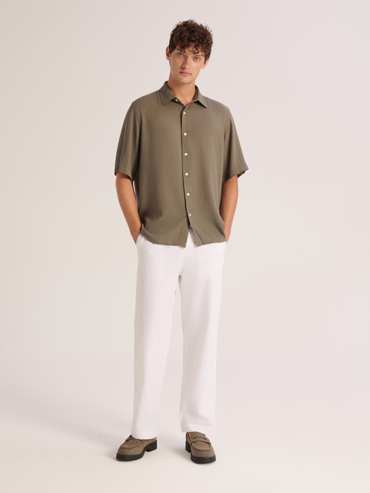 Relaxed fit short sleeve shirt