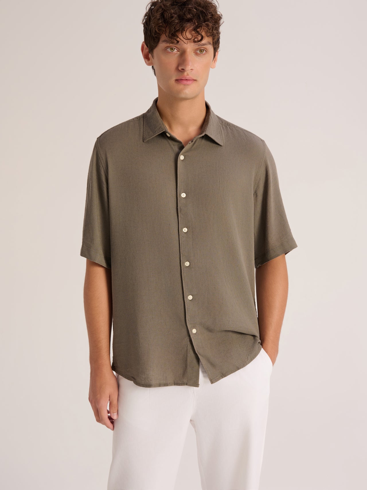 Relaxed fit short sleeve shirt