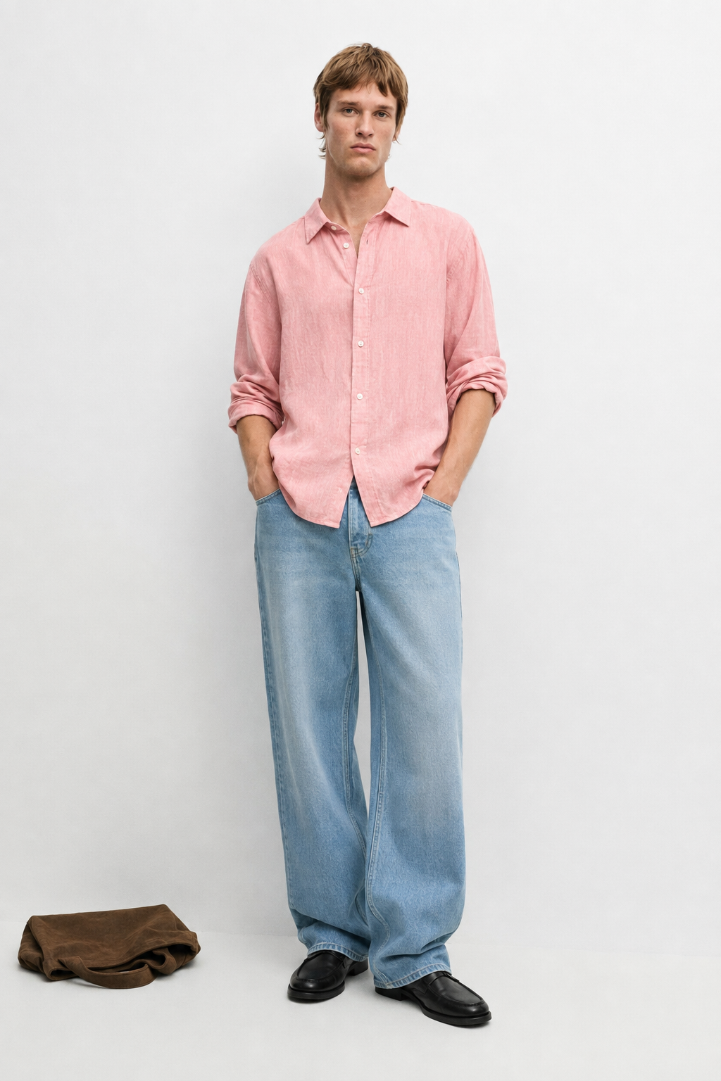 Classic straight leg jeans in light wash